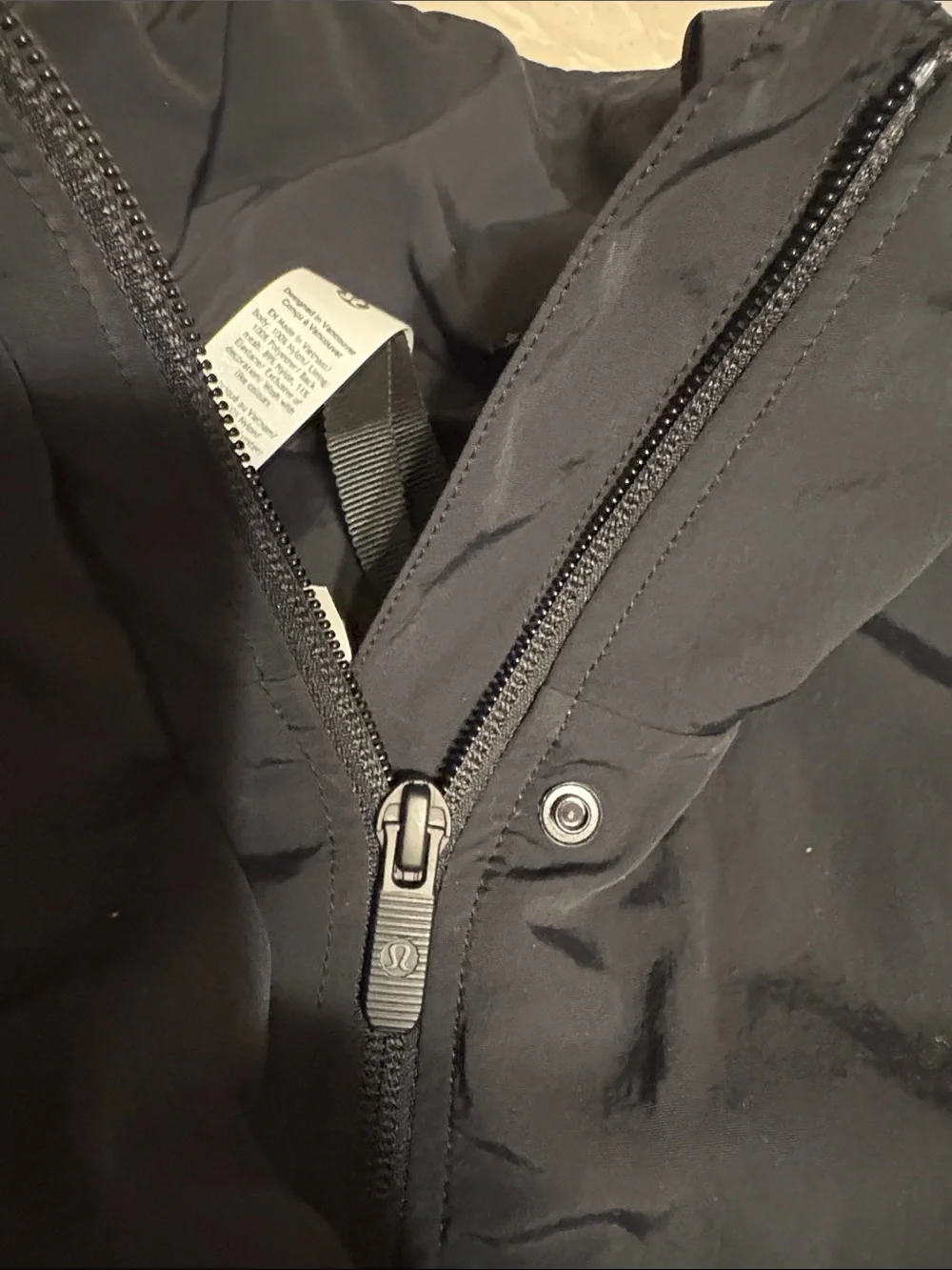 lululemon athletica Men's Black Hooded Windbreaker